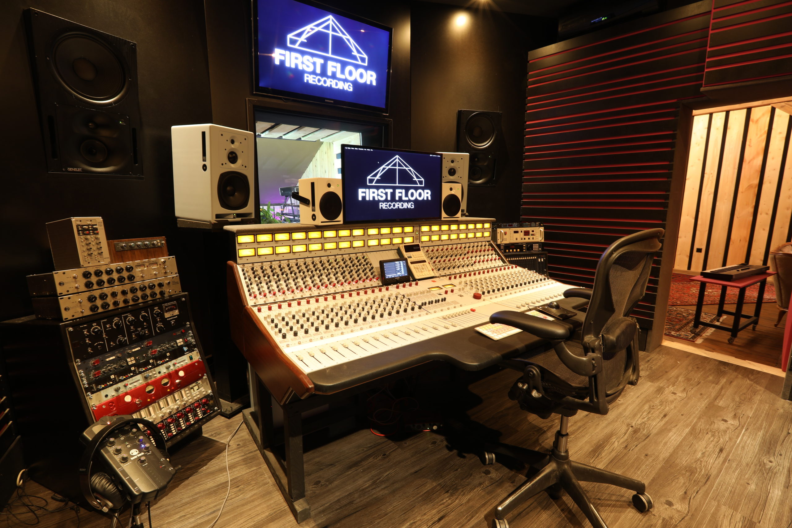 Régie de First Floor Recording avec console analogique